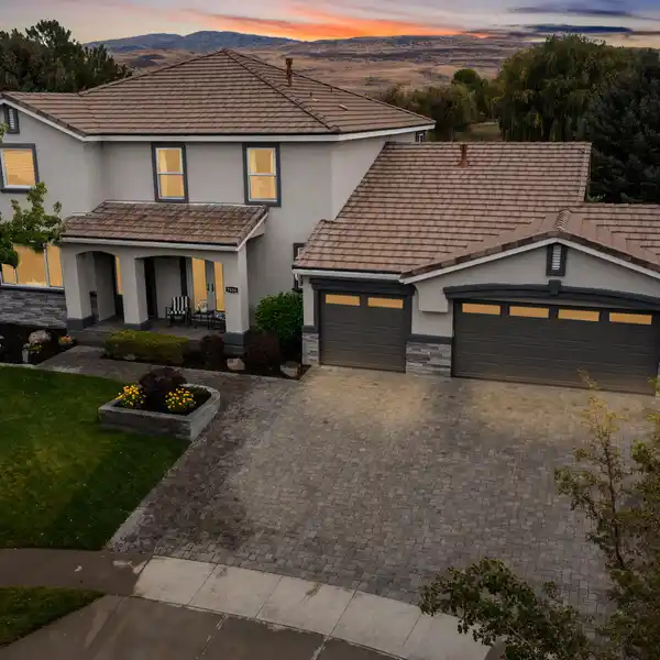 ELEGANT HOME BACKING TO RED HAWK GOLF COURSE