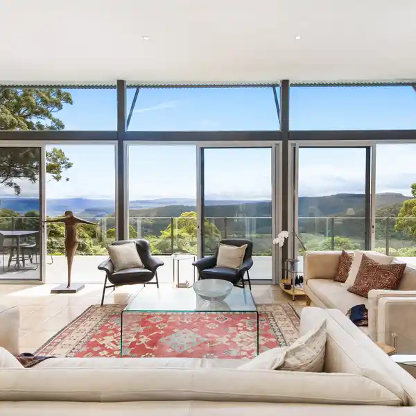 PAVILION-STYLE RETREAT WITH BREATHTAKING VIEWS