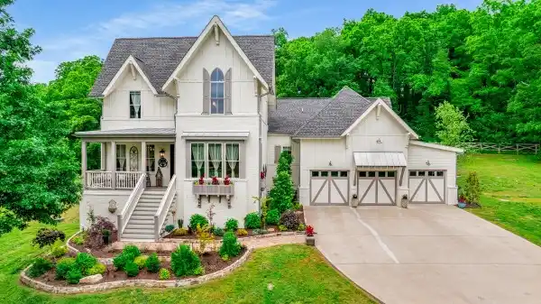ENCHANTING RETREAT ON SIX GATED ACRES