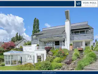 Discreet Luxury – Entrepreneur’s Villa with Private Spa on Park-like Grounds