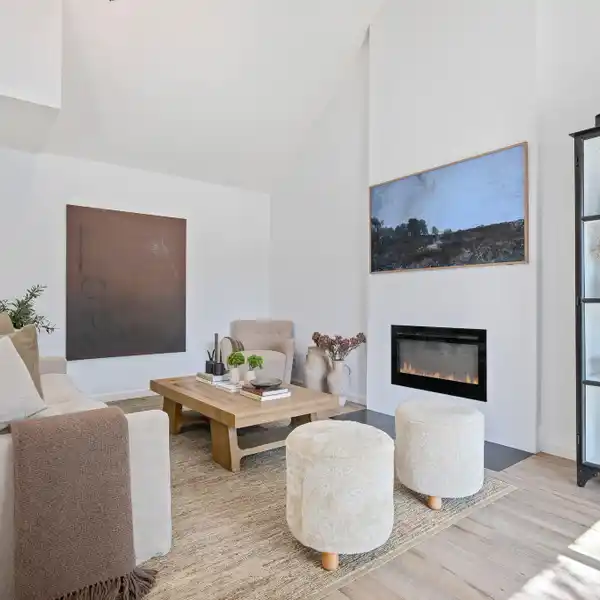 LUXURIOUS TOWNHOME IN AN UNBEATABLE SANTA BARBARA LOCATION