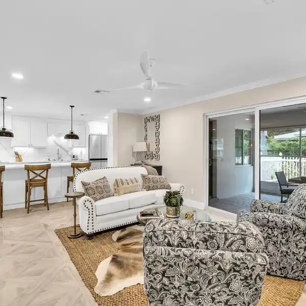 BEAUTIFULLY RENOVATED HOME IN THE HEART OF CENTRAL BEACH