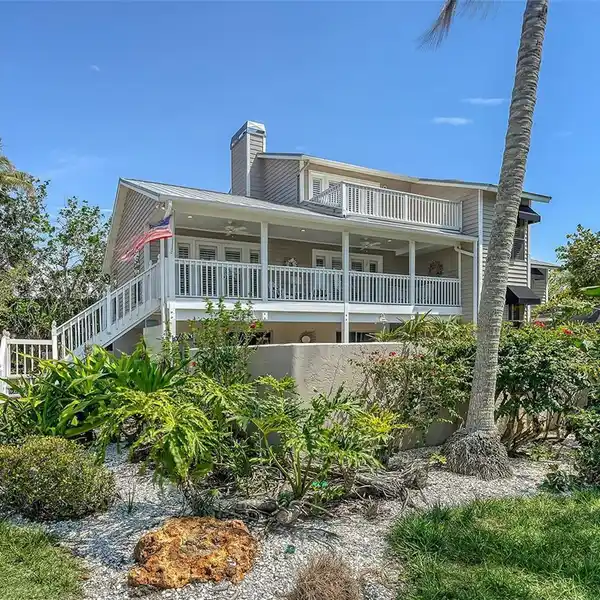 CLASSIC SARASOTA HOME ON BAY ISLAND