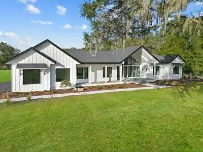 EXTRAORDINARY CUSTOM HOME IN EXCLUSIVE DYLAN’S GROVE