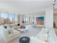 STUNNING PANORAMIC VIEWS HIGH ABOVE THE CITY