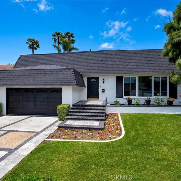 NEWLY REMODELED HOME IN MEREDITH GARDENS