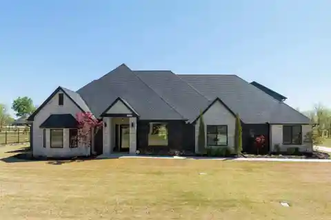 Exceptional Custom Home in Stone Canyon Estates