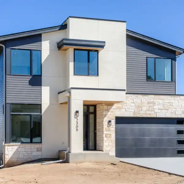 GORGEOUS BRAND NEW FOUR BEDROOM CUSTOM MODERN HOME