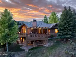 Sophisticated Mountain Home with Expansive Outdoor Spaces