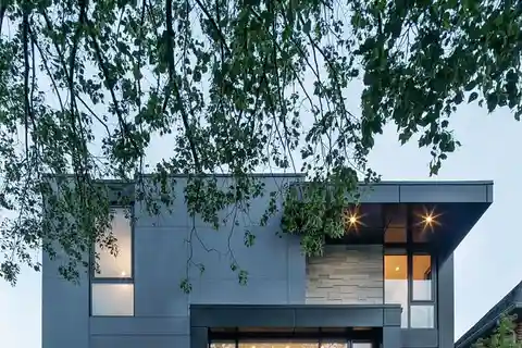 Striking Modern Masterpiece in Bedford Park