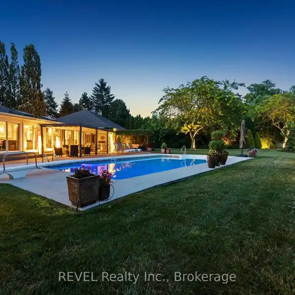 EXCEPTIONAL TRUE BUNGALOW ON A PRIVATE ESTATE LOT