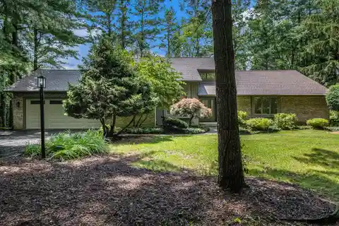 Beautifully Updated Saginaw Hills Home
