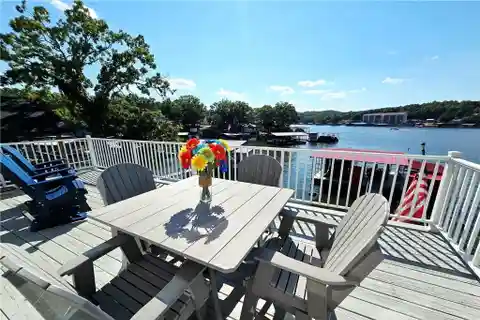 Move-In Ready Lakefront Luxury Home
