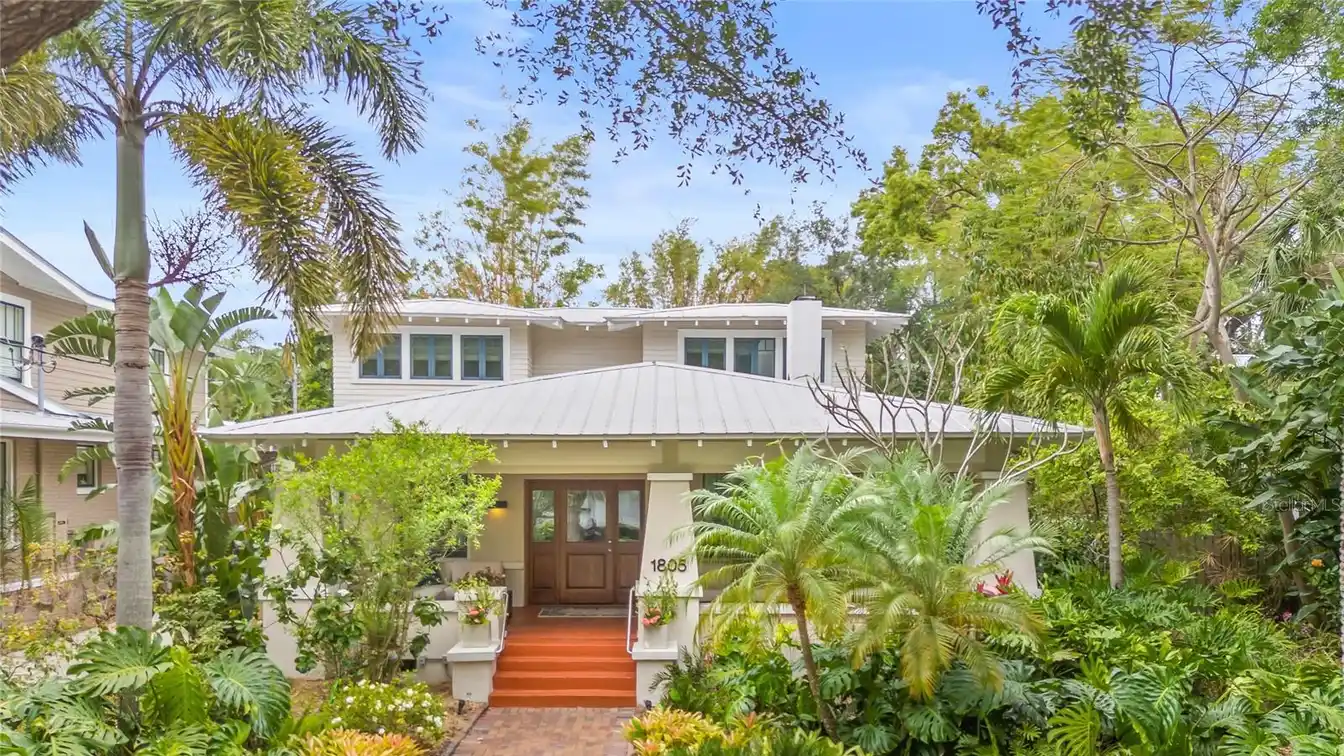 1917 Bungalow in Historic Hyde Park