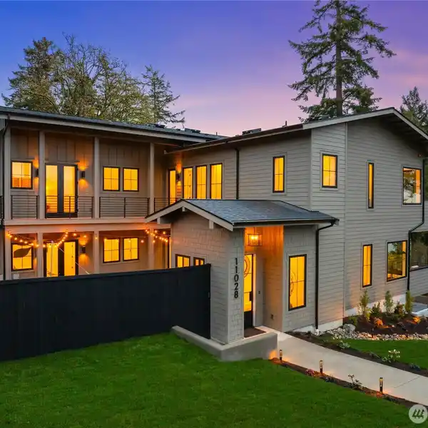 NEWLY COMPLETED CONTEMPORARY HOME