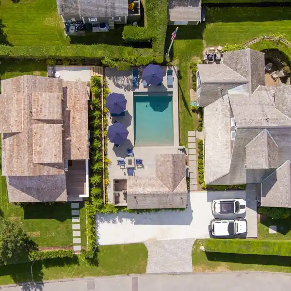 UNIQUE COMPOUND BLENDING PRIVACY AND CONVENIENCE