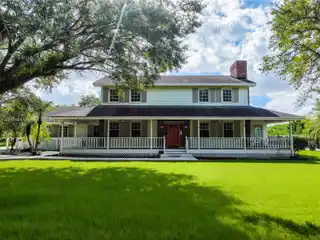 Lovely Country Estate with Charming Character