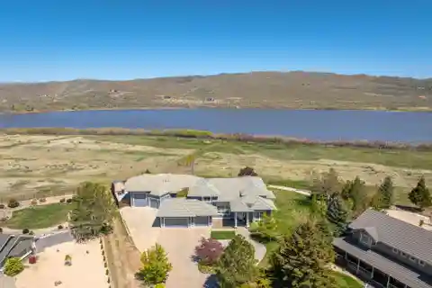 Private Retreat in Exclusive Old Washoe Estates