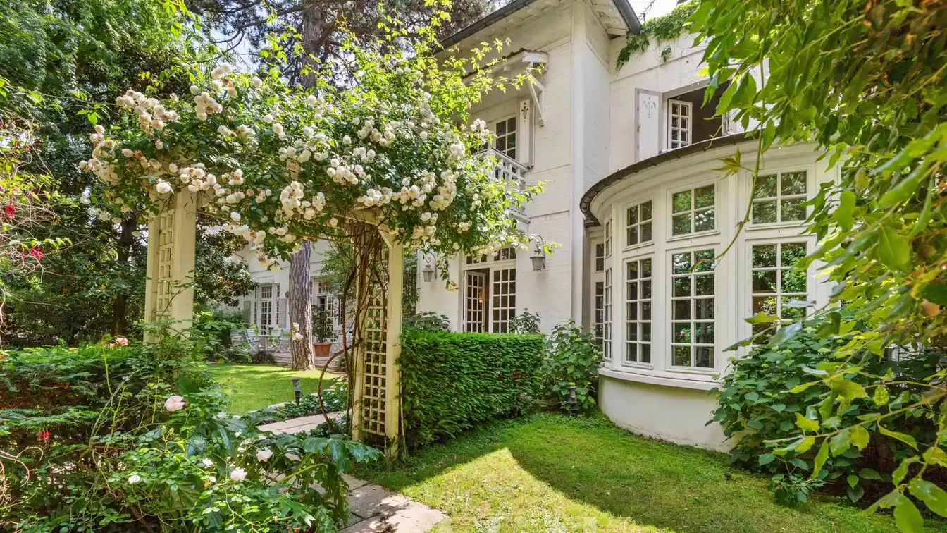 Haven of Peace in a Bucolic Setting