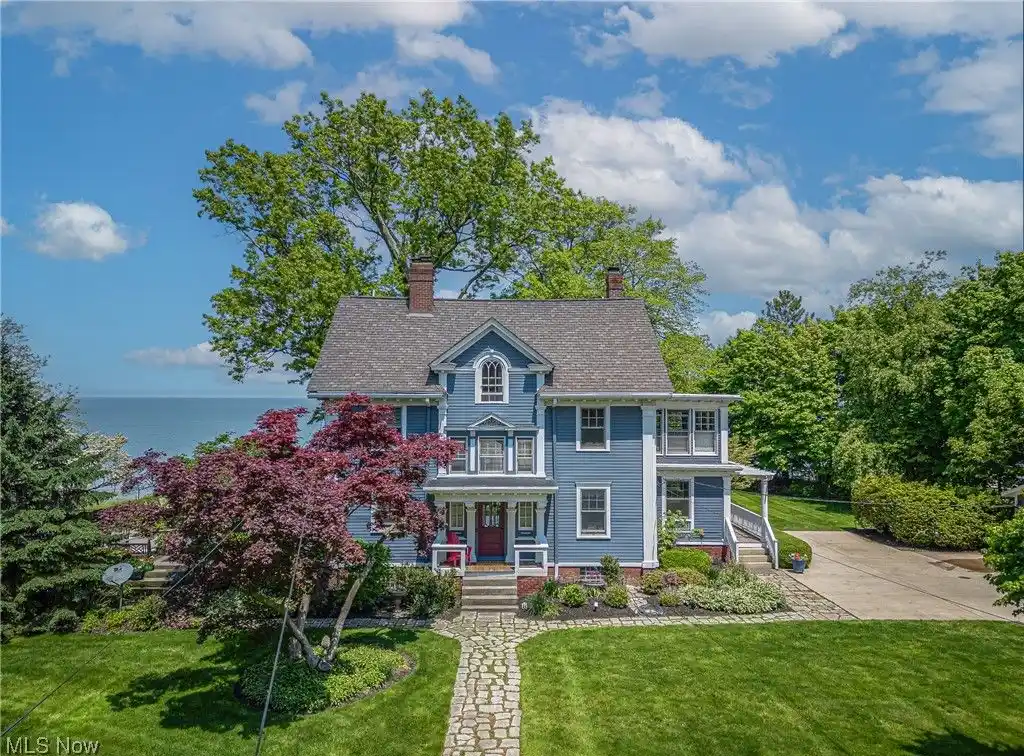 Iconic Lake House
