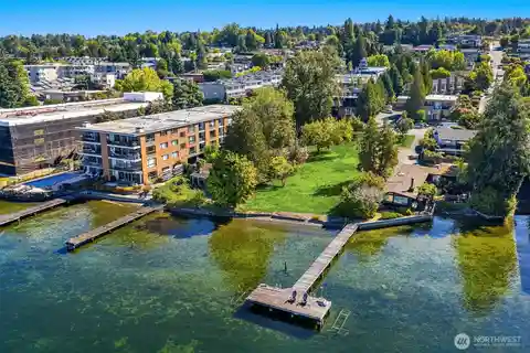 Prime Kirkland Waterfront - Build a Dream Waterfront Estate
