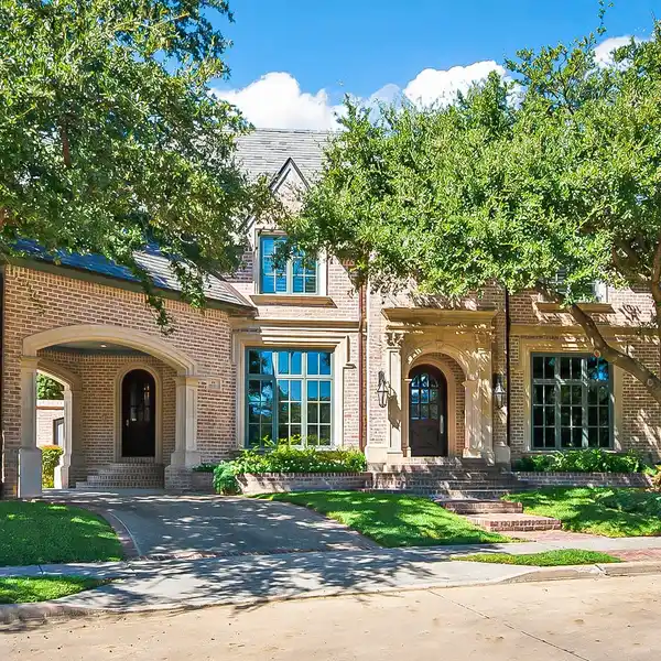 CUSTOM ESTATE IN PRESTIGIOUS STONEBRIAR PARK
