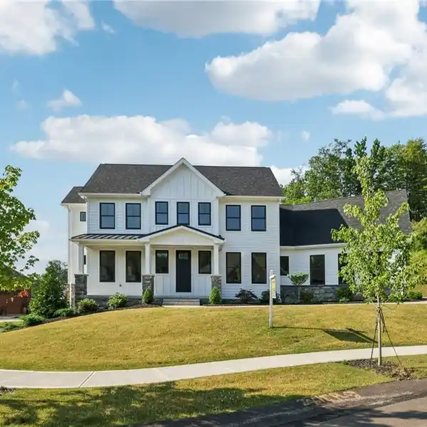 BEAUTIFUL CUSTOM HOME IN EHRMAN FARMS