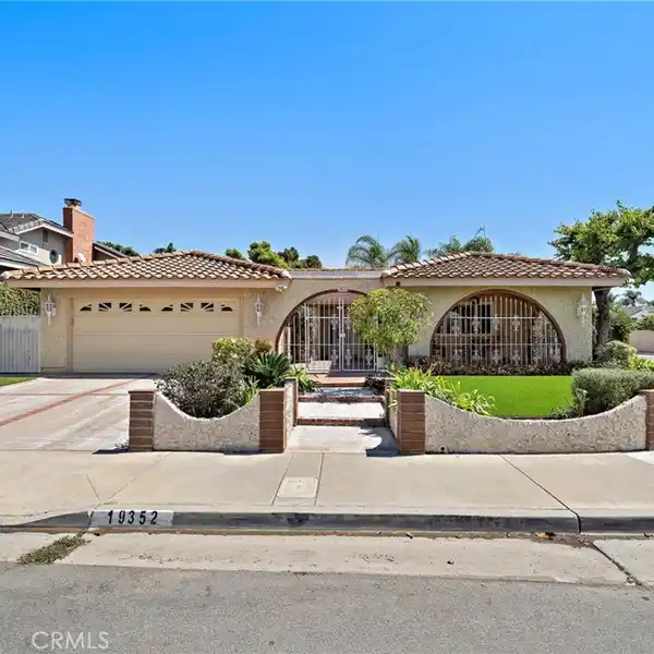 SOUGHT-AFTER GOLDENWEST ESTATE SINGLE-STORY HOME