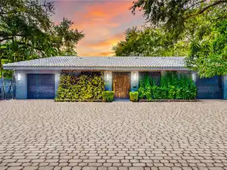 Private Sanctuary in North Grove