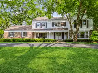 Picture-Perfect Colonial in Lake Forest