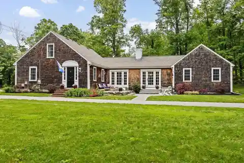 South Shore Cape with Stunning Modern Updates