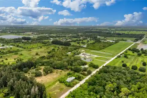 29 Versatile Acres in Prime Location