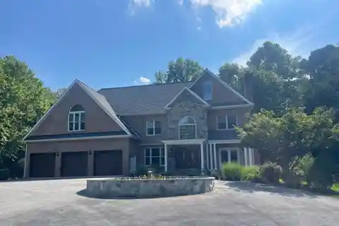 Estate Home Offering Bespoke Resort-Style Living