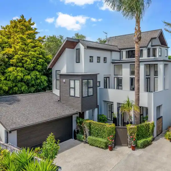 EXPERTLY CONFIGURED AND BEAUTIFULLY PRESENTED HOME