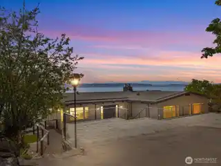 Waterfront Haven with Sweeping Views