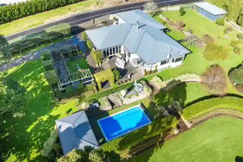 Modernized Grandeur for the Historical Connoisseur