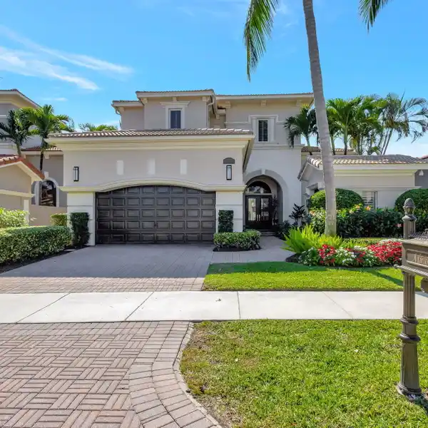 EXQUISITE CONTEMPORARY HOME IN THE PRESTIGIOUS COUNTRY CLUB AT MIRASOL