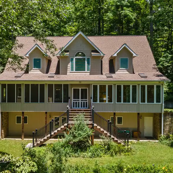 NEARLY 60-ACRE MOUNTAIN PARADISE