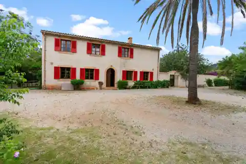 Fantastic Finca with Rental License Within Walking Distance to Pollensa