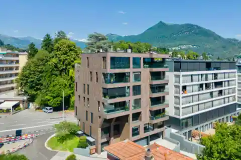 Limited-Edition Living Just 5 Km from Tasis