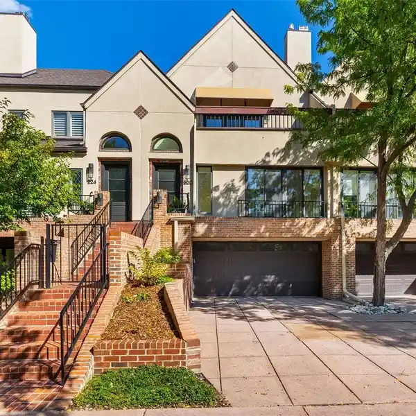 UNPARALLELED BLEND OF TIMELESS ELEGANCE AND STRIKING SOPHISTICATION