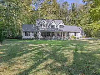 Secluded Country Estate with Designer Guest Retreat