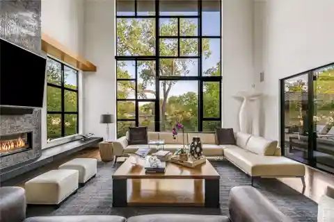 Architectural Masterpiece in a Prestigious Enclave