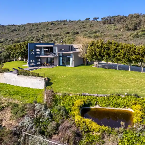 LUXURY VILLA ON A EXQUISITE PEACE OF LAND