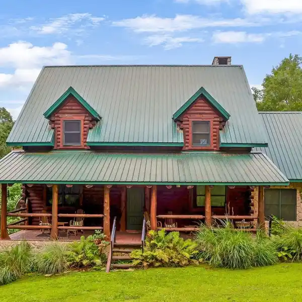 UNIQUE AMISH CUSTOM-BUILT HOME