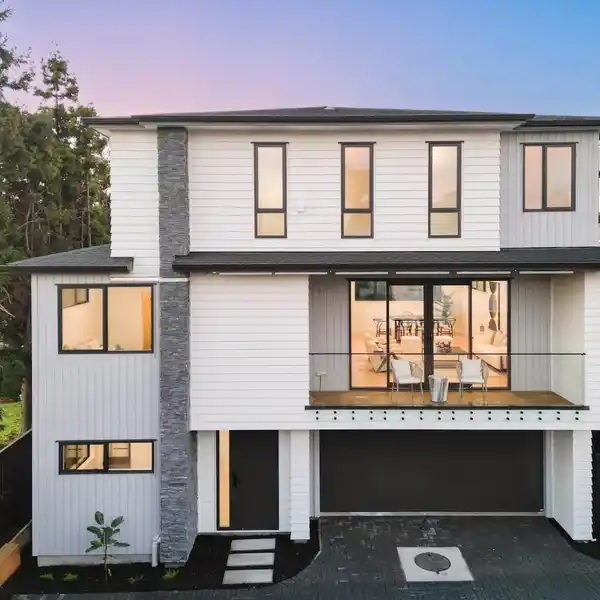 BRAND-NEW AND ARCHITECTURALLY CRAFTED RESIDENCE