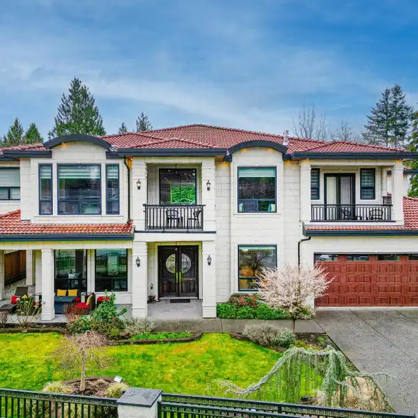 IMPRESSIVE HOME IN WEST MAPLE RIDGE