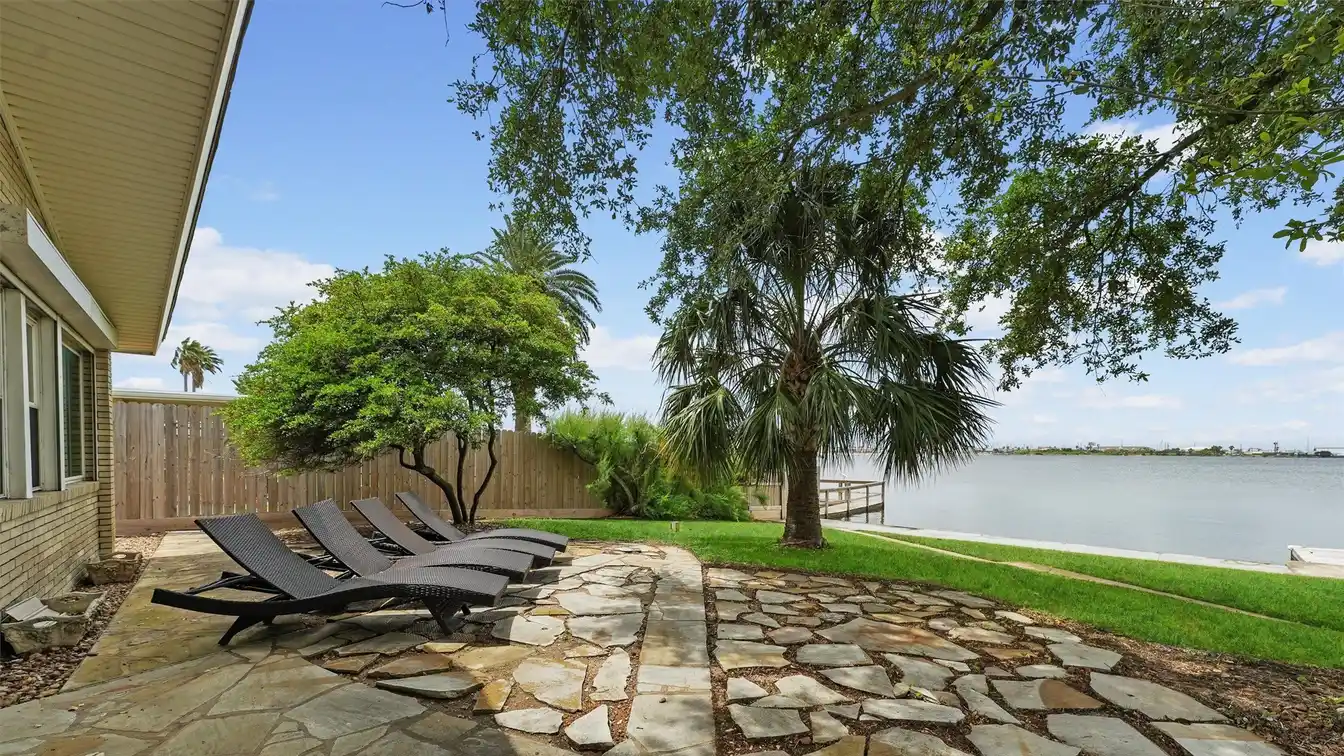 Waterfront Paradise Home Along the Serene English Bayou