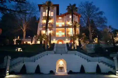 Grand Luxury Home with Amazing Views
