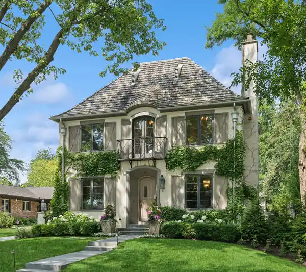 METICULOUSLY CRAFTED HOME BLENDING OPULENCE AND COMFORT